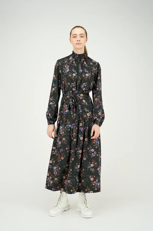 Elle Oh Elle Taylor Dress Flower Print on Black